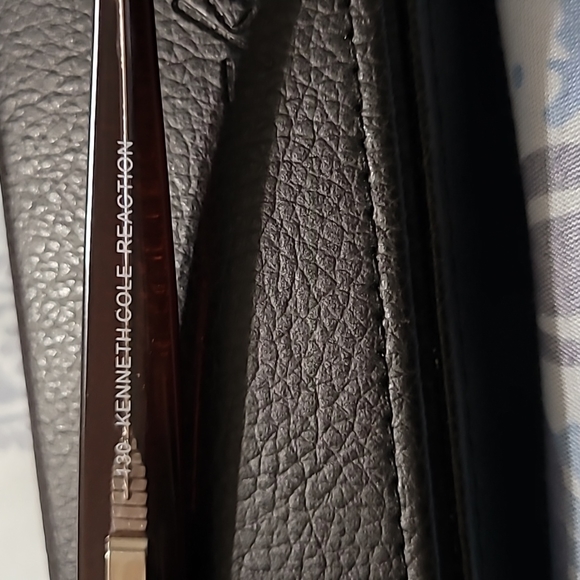 Kenneth Cole Reaction polarized sunglasses NWOT plus case - Picture 4 of 6